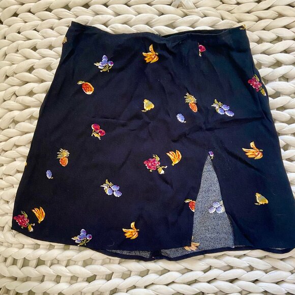 Reformation Fruit Mini Skirt Size 2 - Picture 2 of 5
